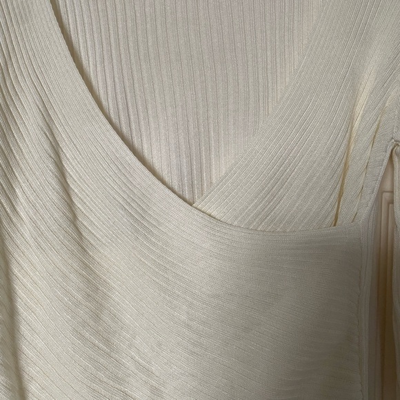 NEVER WORN. White ribbed crossover sweater. - Picture 2 of 5